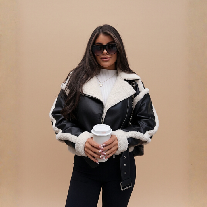 Lange Winterjacke für Damen mit Teddyfell-Verzierung für kalte Tage und eleganten Look