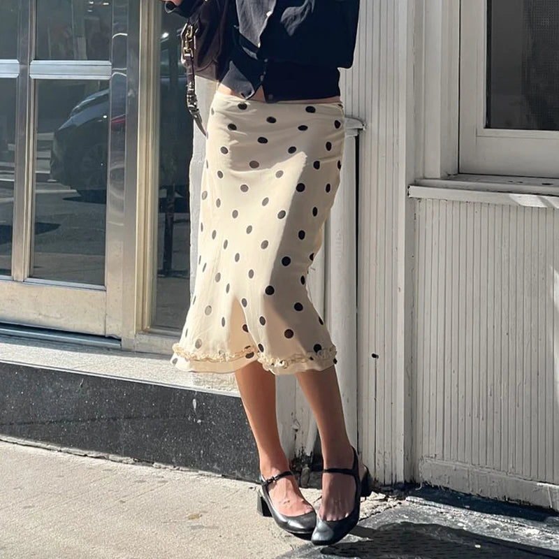 Eleganter Midi-Rock für Damen in Beige mit Polka-Dots und Rüschensaum – Vielseitige Streetwear für verschiedene Anlässe 1