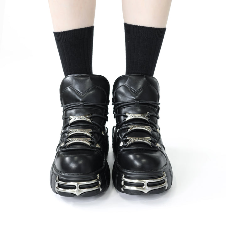 Punk Style Damen Schuhe – Schnürstiefel mit Plattform und Metallverzierungen